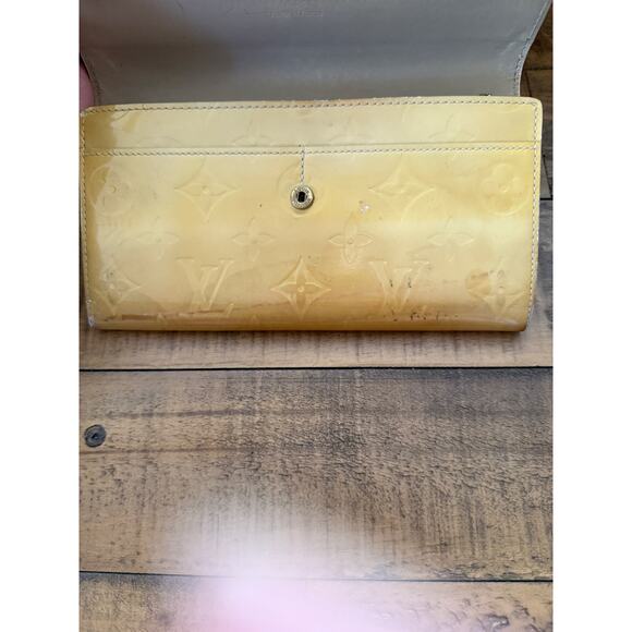 LOUIS VUITTON Vernis Long Bifold Wallet - Picture 13 of 13